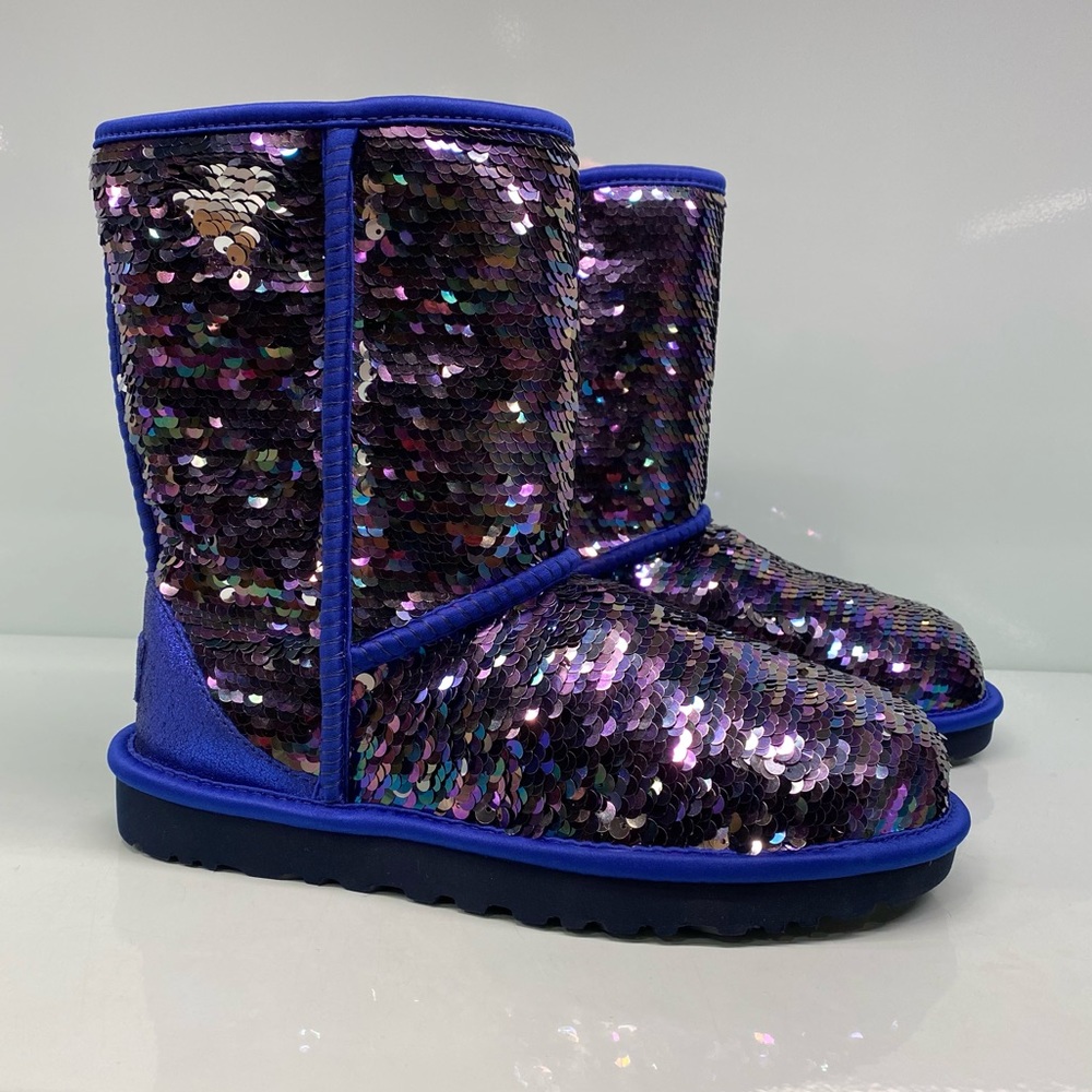 UGG | Classic Short Sequin Navy Tonal Boots NEW In Box - Picture 1 of 8